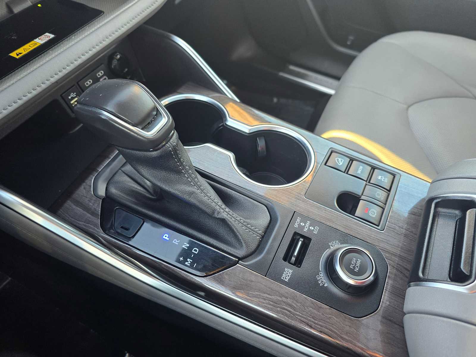 Used 2023 Toyota Highlander Platinum image 33