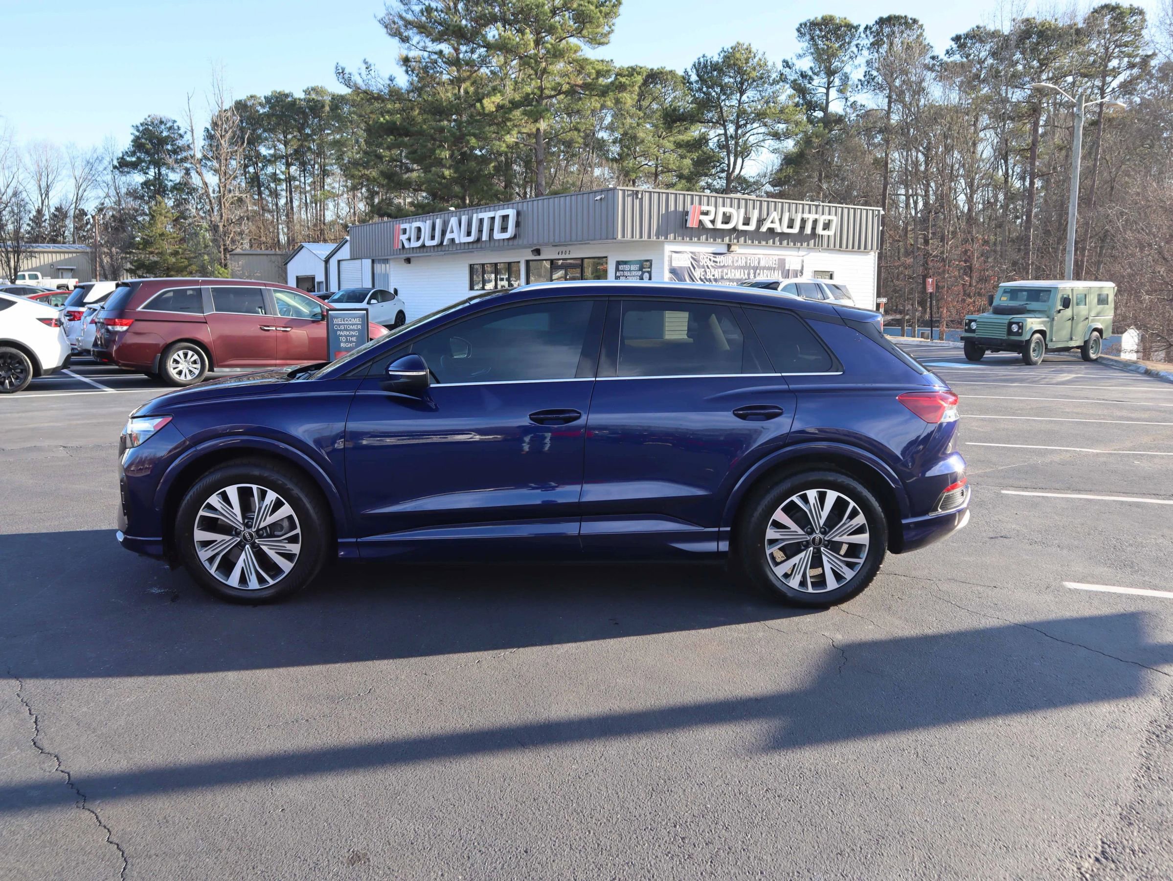 Used 2023 Audi Q4 e-tron Premium Plus w/ Premium Plus image 10