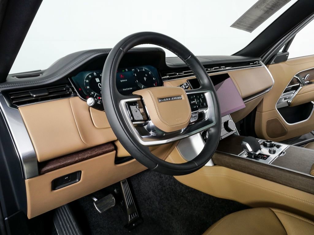 Used 2023 Land Rover Range Rover SE image 4