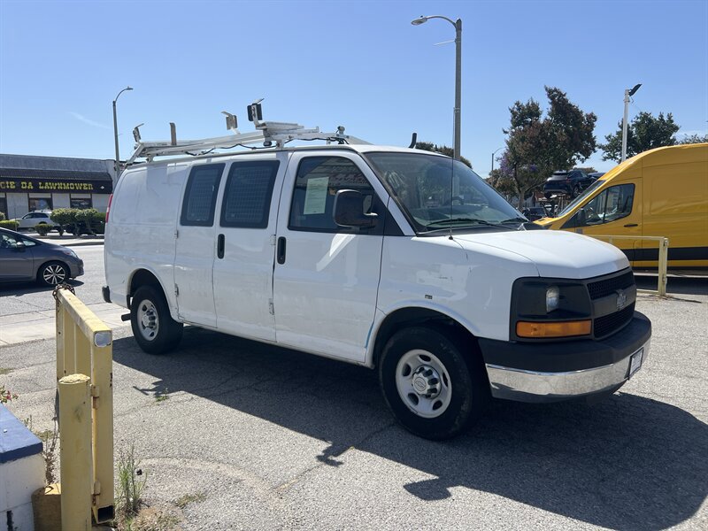 Used 2014 Chevrolet Express 2500 RWD image 4
