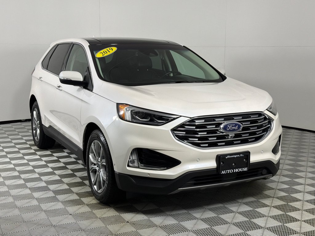 Used 2019 Ford Edge Titanium w/ Equipment Group 301A AWD/4WD image 3