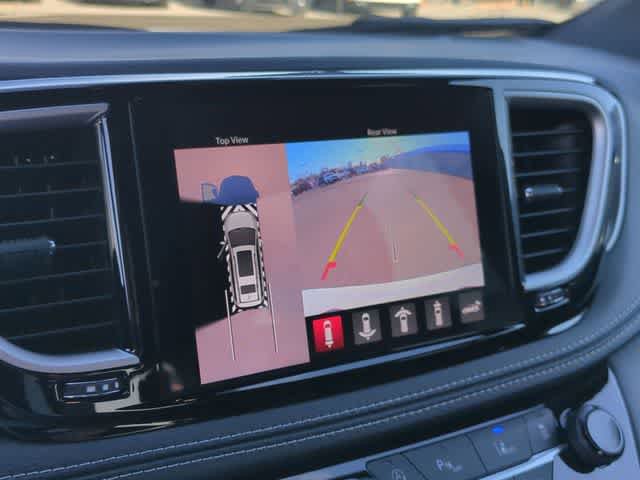 New 2026 Chrysler Pacifica Select image 40
