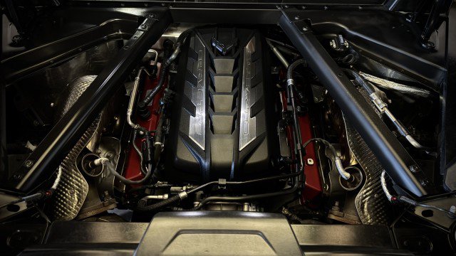 Used 2024 Chevrolet Corvette Stingray Premium Cpe w/ Z51 Performance Package RWD image 31