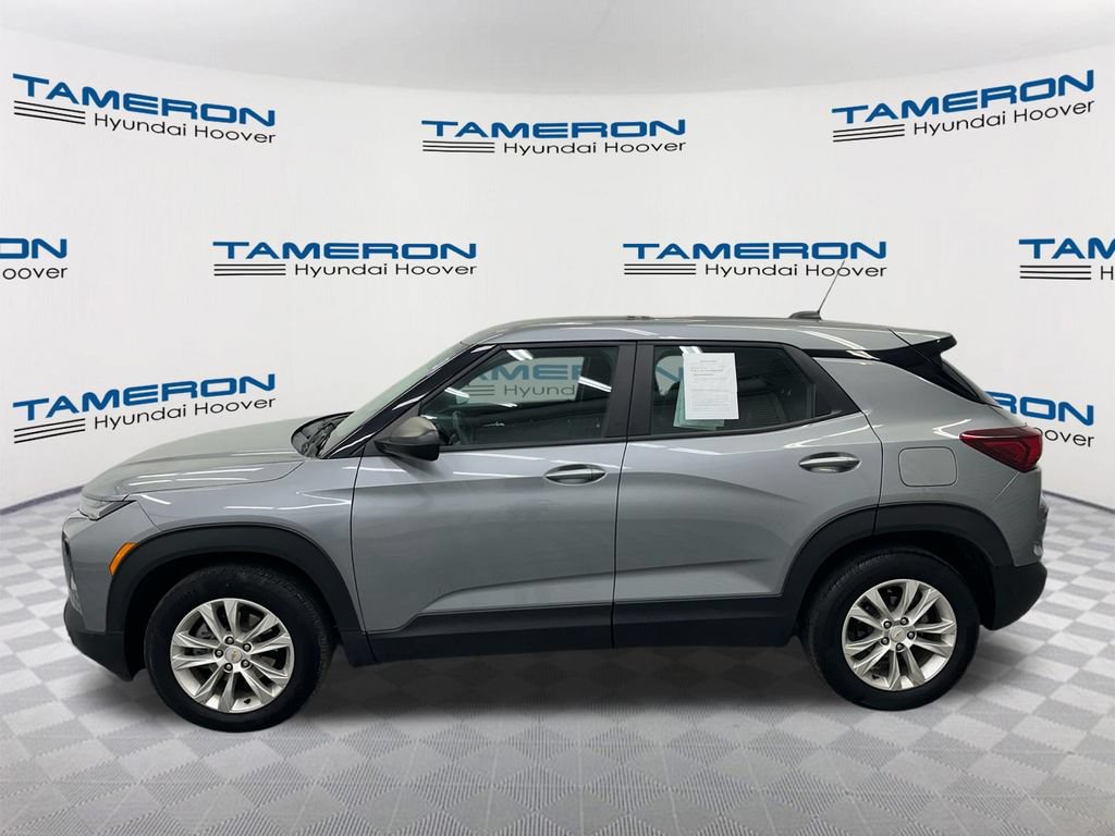 Used 2023 Chevrolet TrailBlazer LS FWD image 2