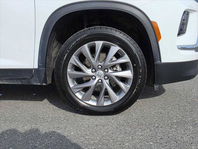 Used 2025 Buick Enclave Preferred AWD/4WD image 9