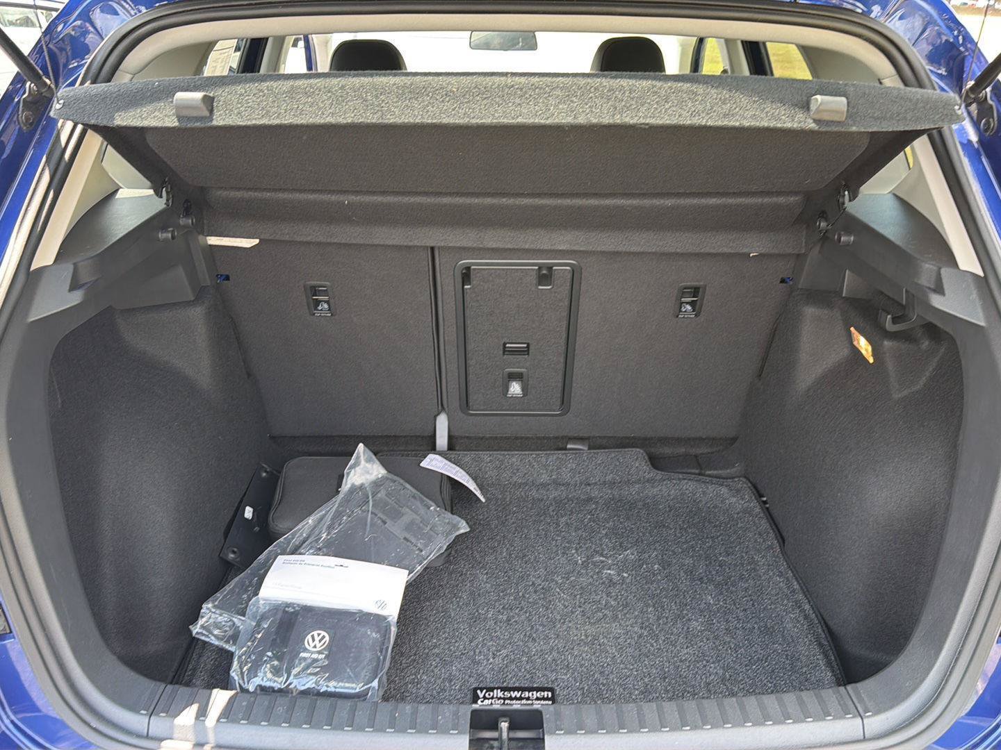 Used 2022 Volkswagen Taos SE FWD image 32