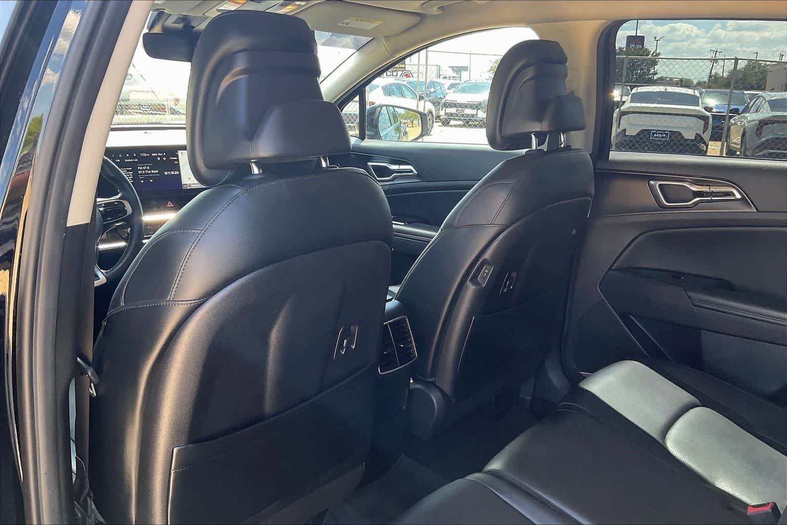 Used 2023 Kia Sportage EX FWD image 12