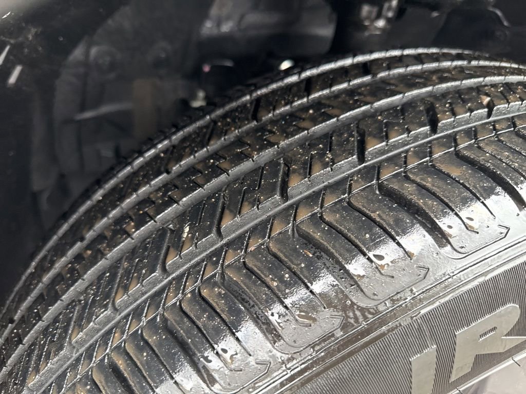 Used 2025 Nissan Rogue SV image 12