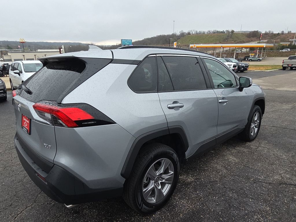 Used 2025 Toyota RAV4 XLE image 8