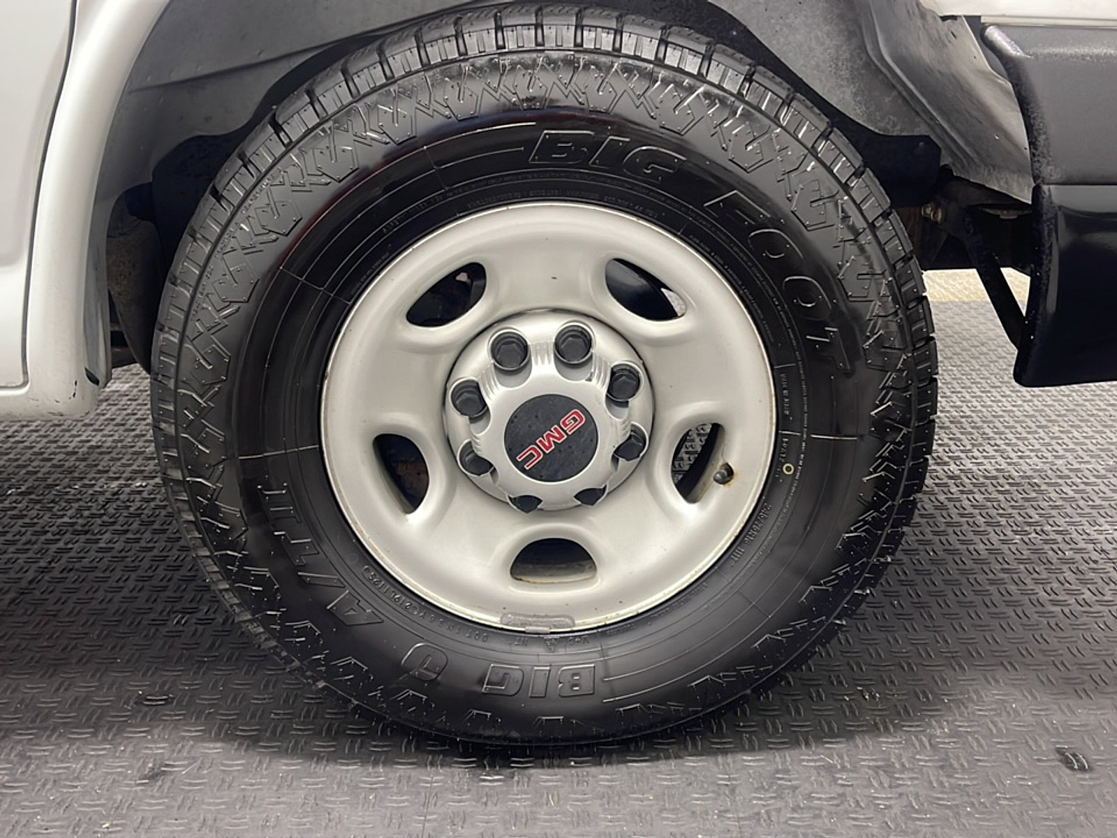 Used 2016 GMC Savana 2500 RWD image 18