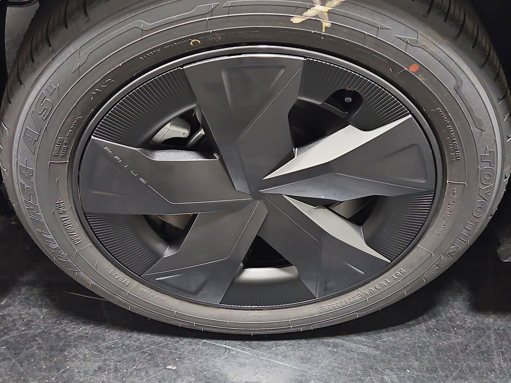 New 2026 Toyota Prius LE image 9