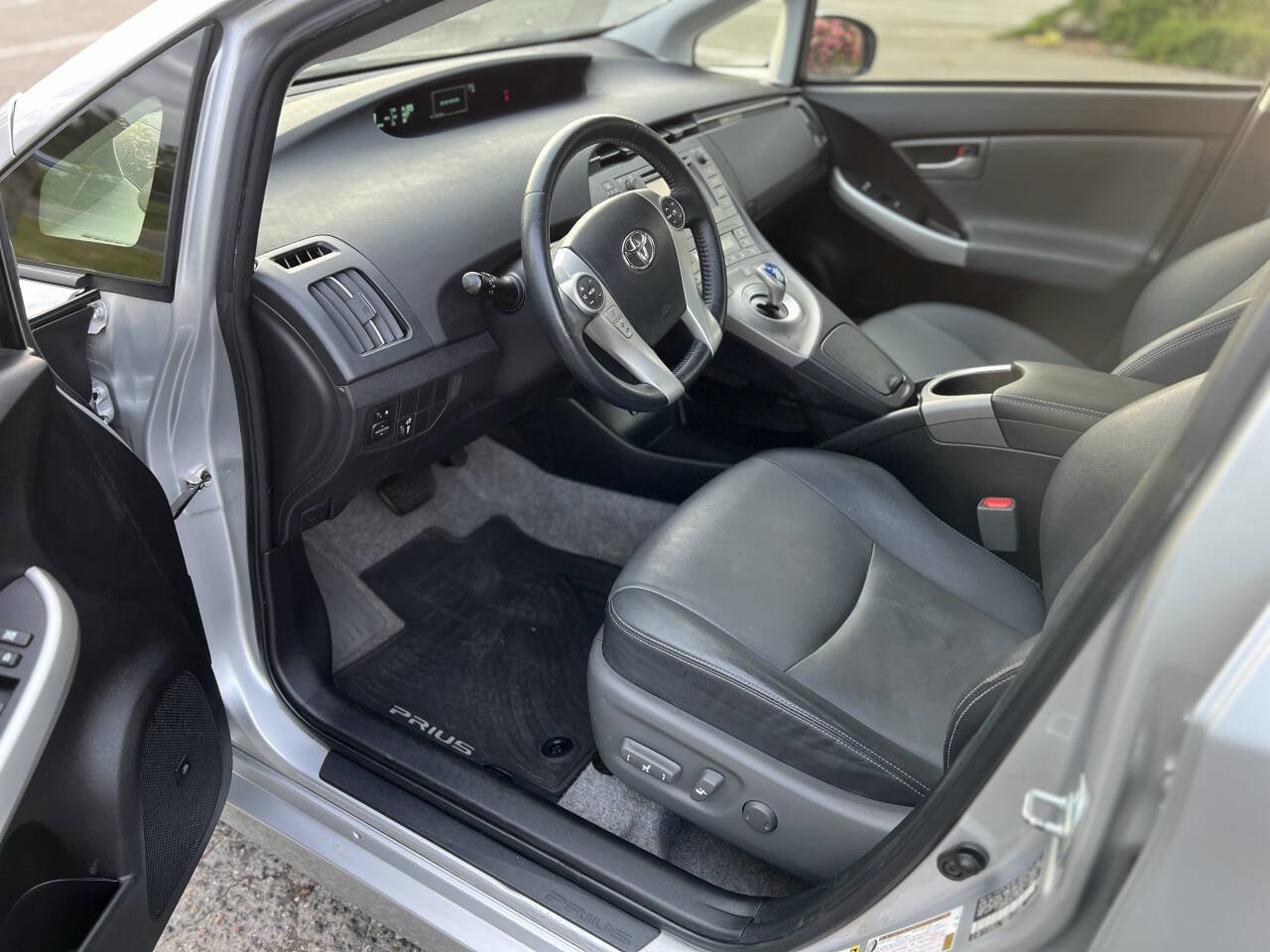 Used 2015 Toyota Prius Four FWD image 10