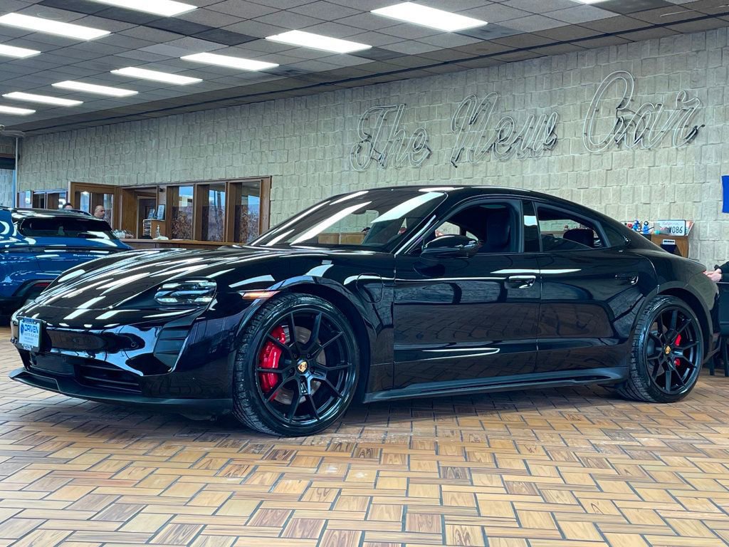 Used 2024 Porsche Taycan GTS image 4