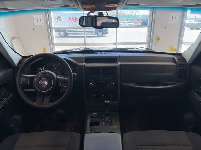 Used 2012 Jeep Liberty Sport w/ Driver Convenience Group image 13