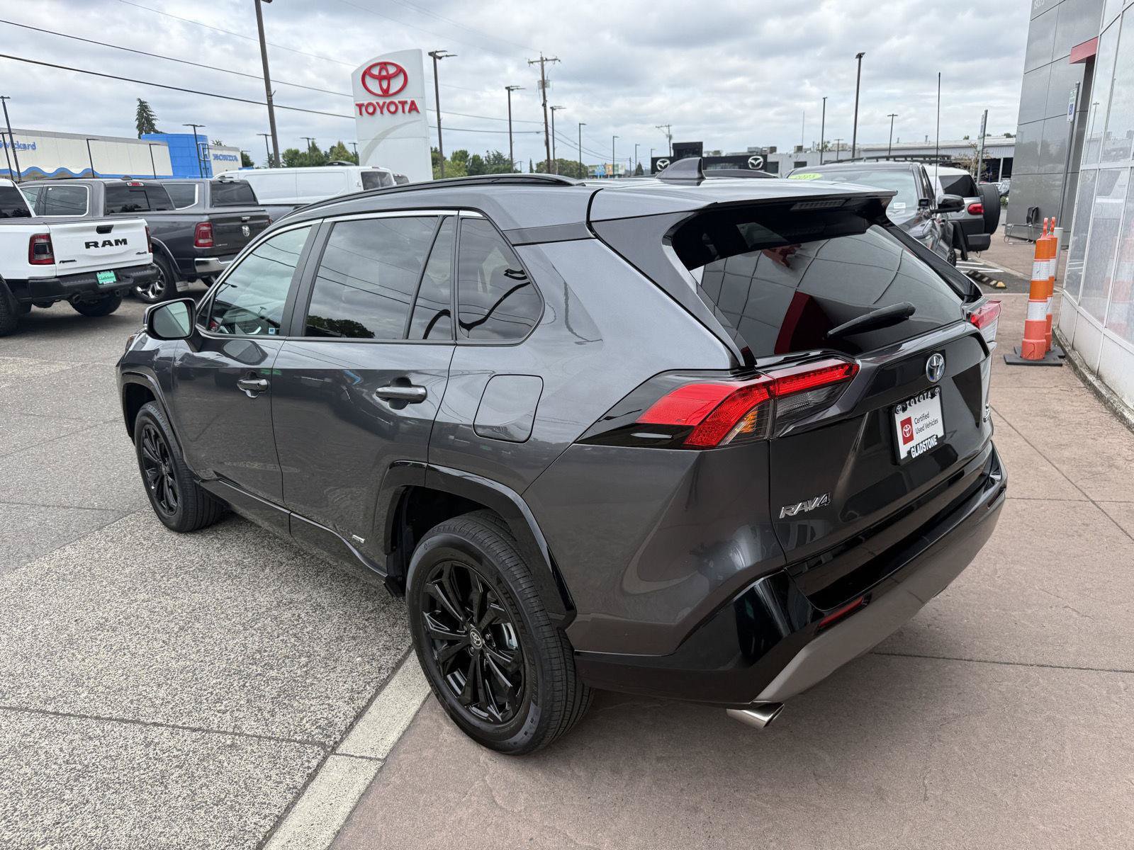 Certified 2023 Toyota RAV4 SE w/ Convenience Package AWD/4WD image 6