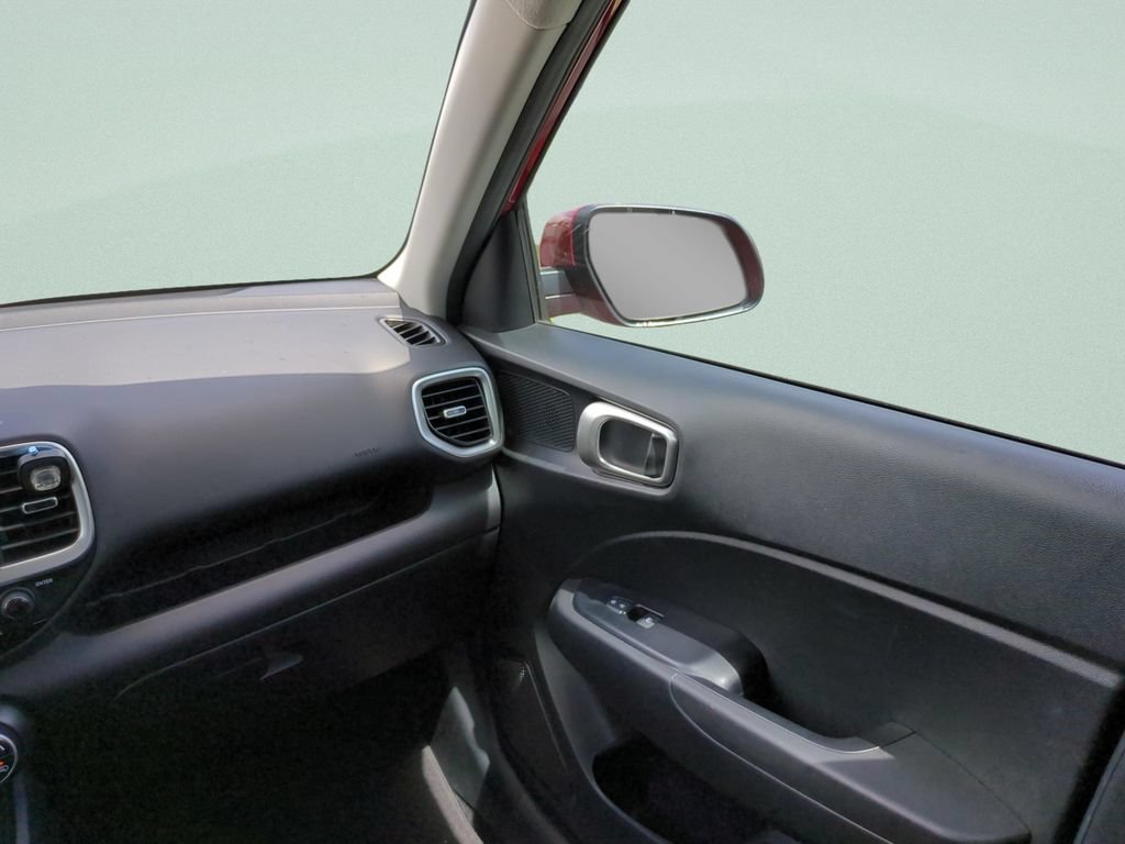 Certified 2024 Hyundai Venue SEL FWD image 13