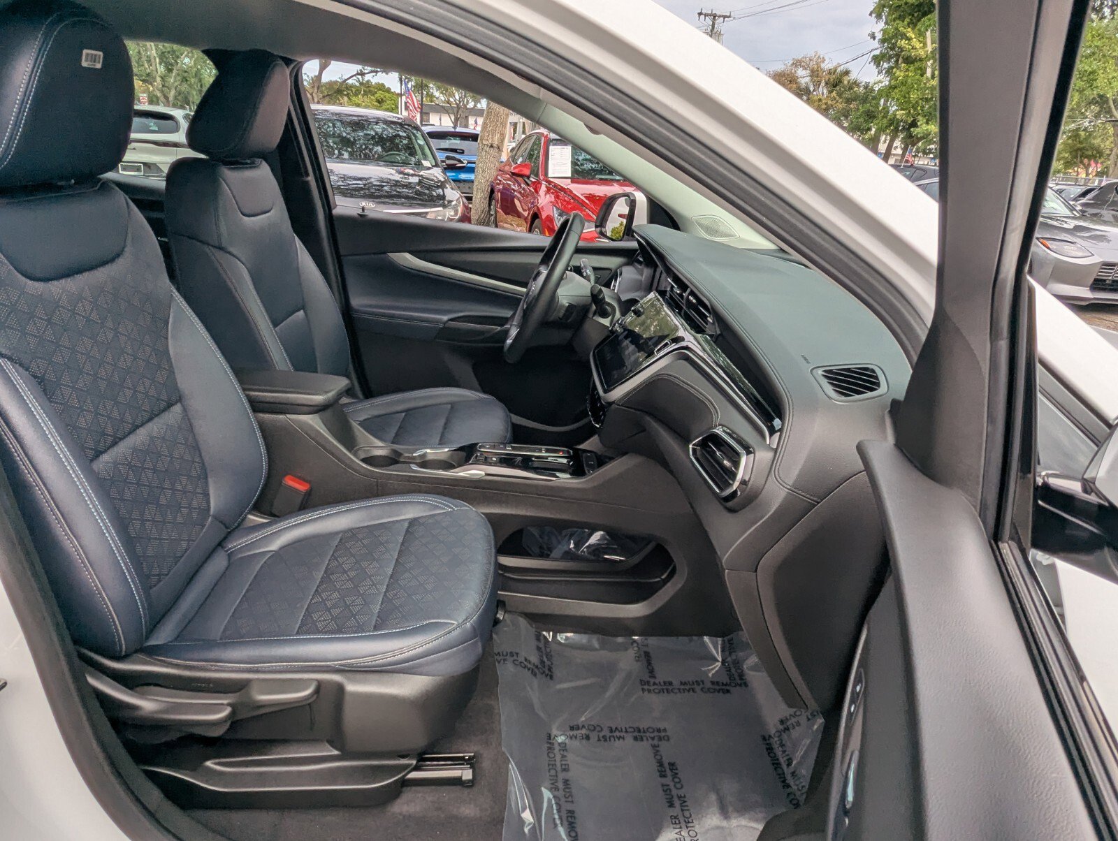 Used 2022 Chevrolet Bolt EUV LT w/ Convenience Package FWD image 20