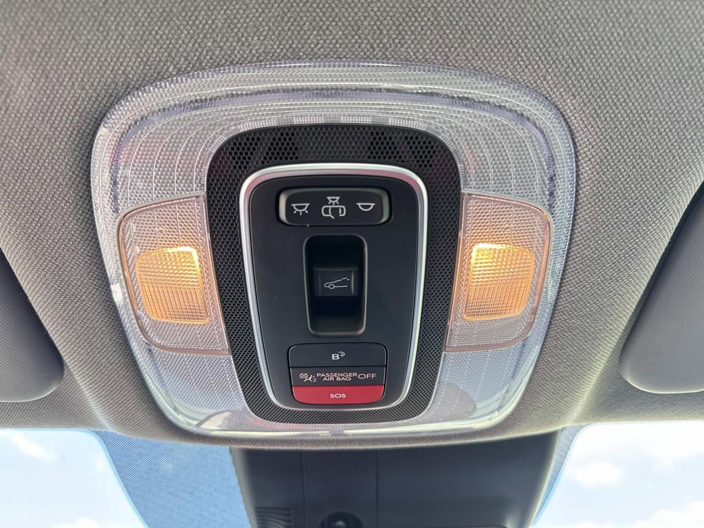 Used 2024 Hyundai Elantra SEL w/ Convenience Package image 43