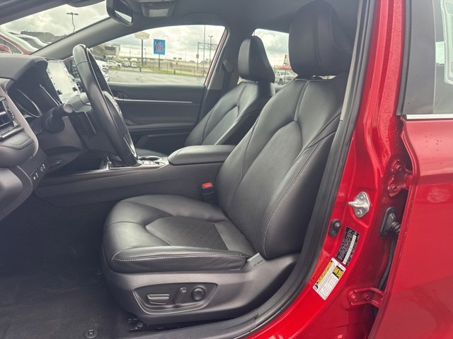 Used 2023 Toyota Camry XSE image 16