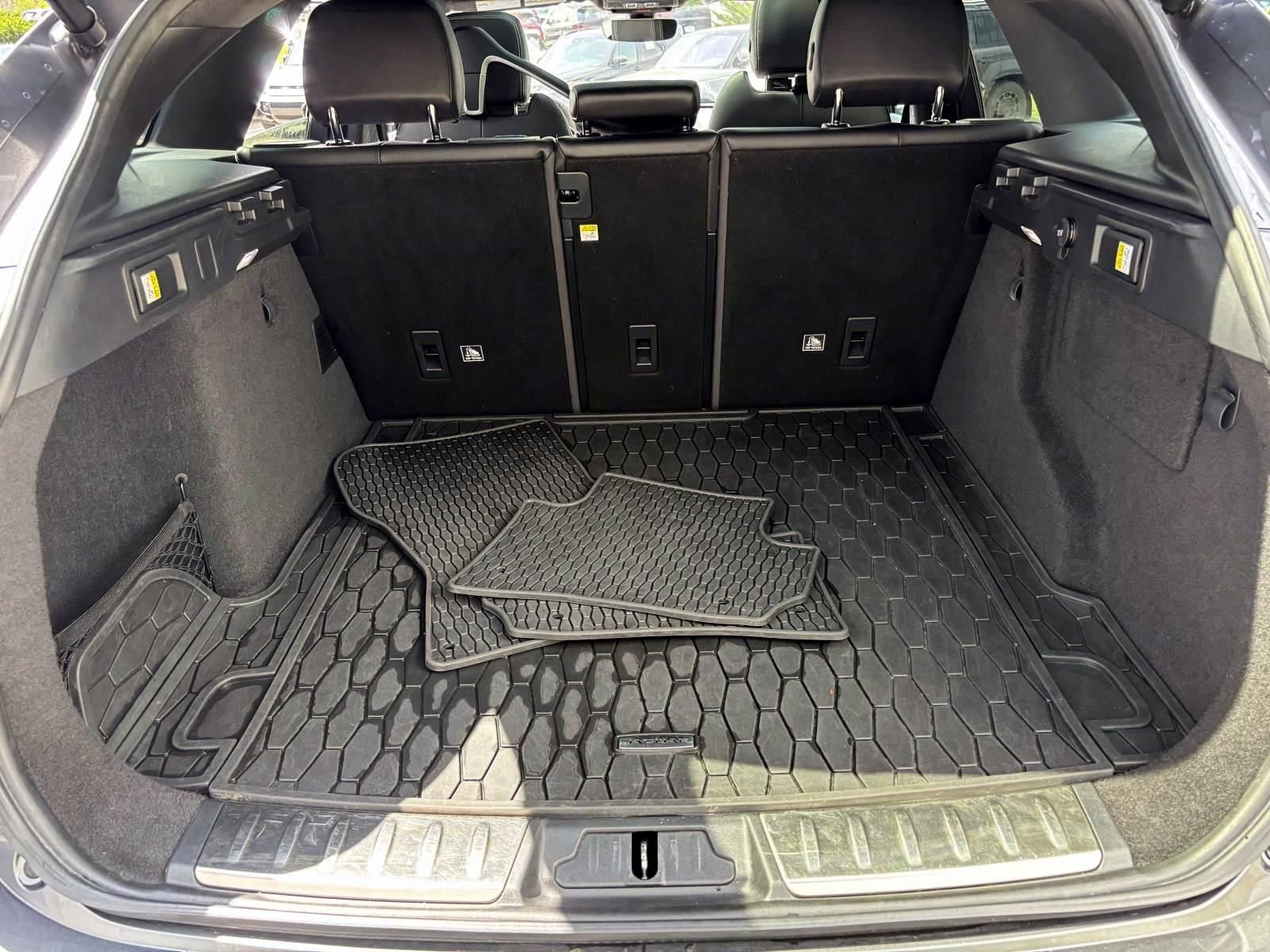 Used 2019 Jaguar F-PACE R-Sport AWD/4WD image 9