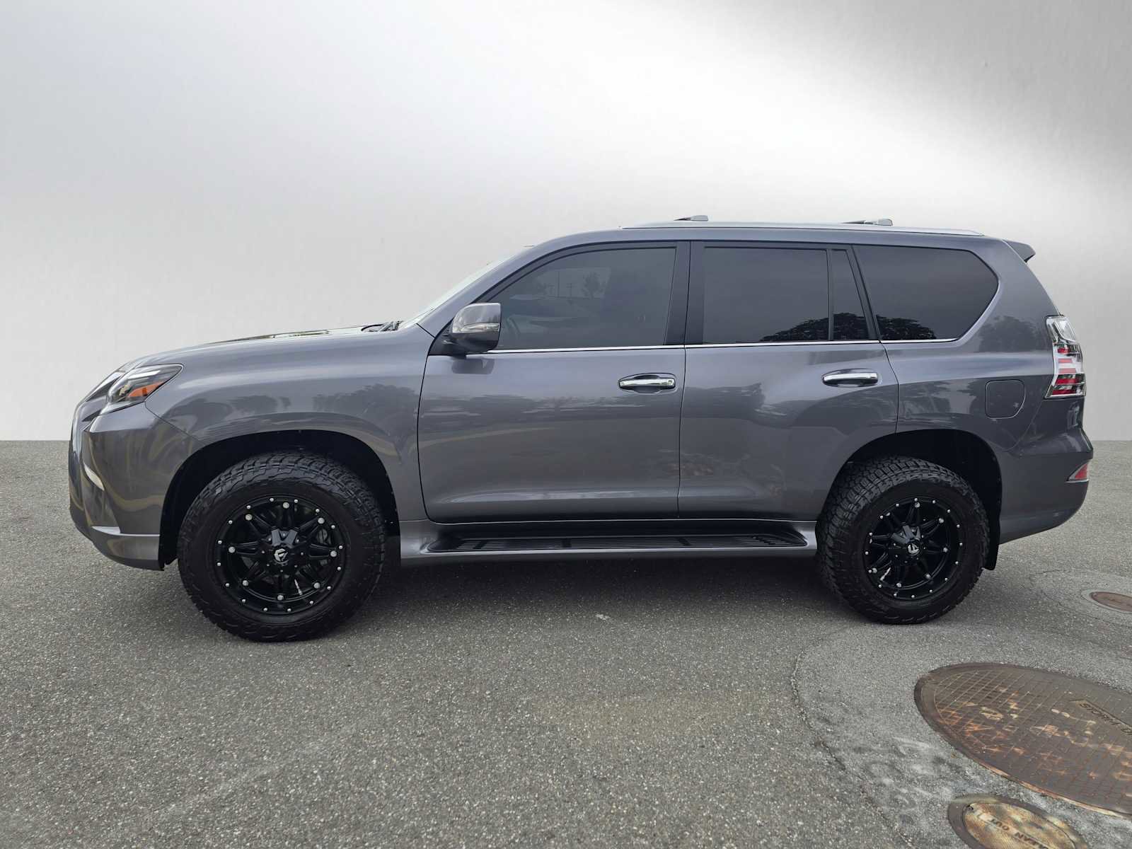 Used 2023 Lexus GX 460 Premium w/ Premium Plus Package AWD/4WD image 6