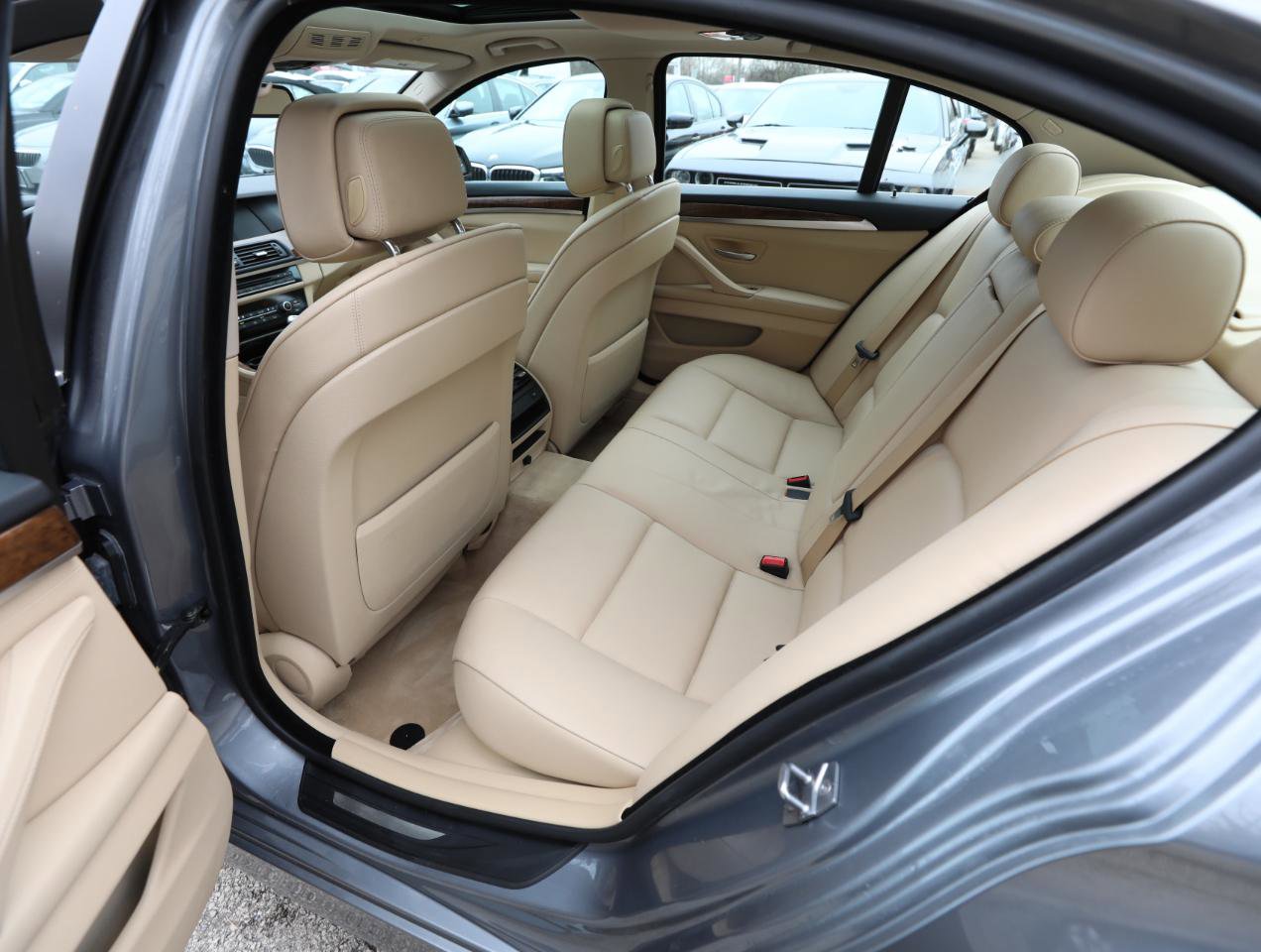 Used 2011 BMW 528i Sedan image 12