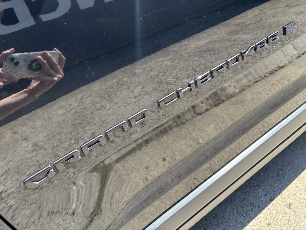 Used 2024 Jeep Grand Cherokee L Laredo image 9