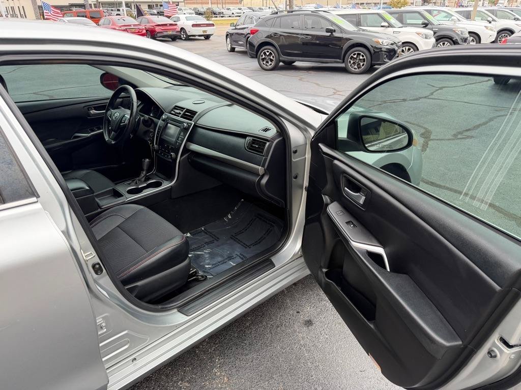 Used 2017 Toyota Camry SE FWD image 10