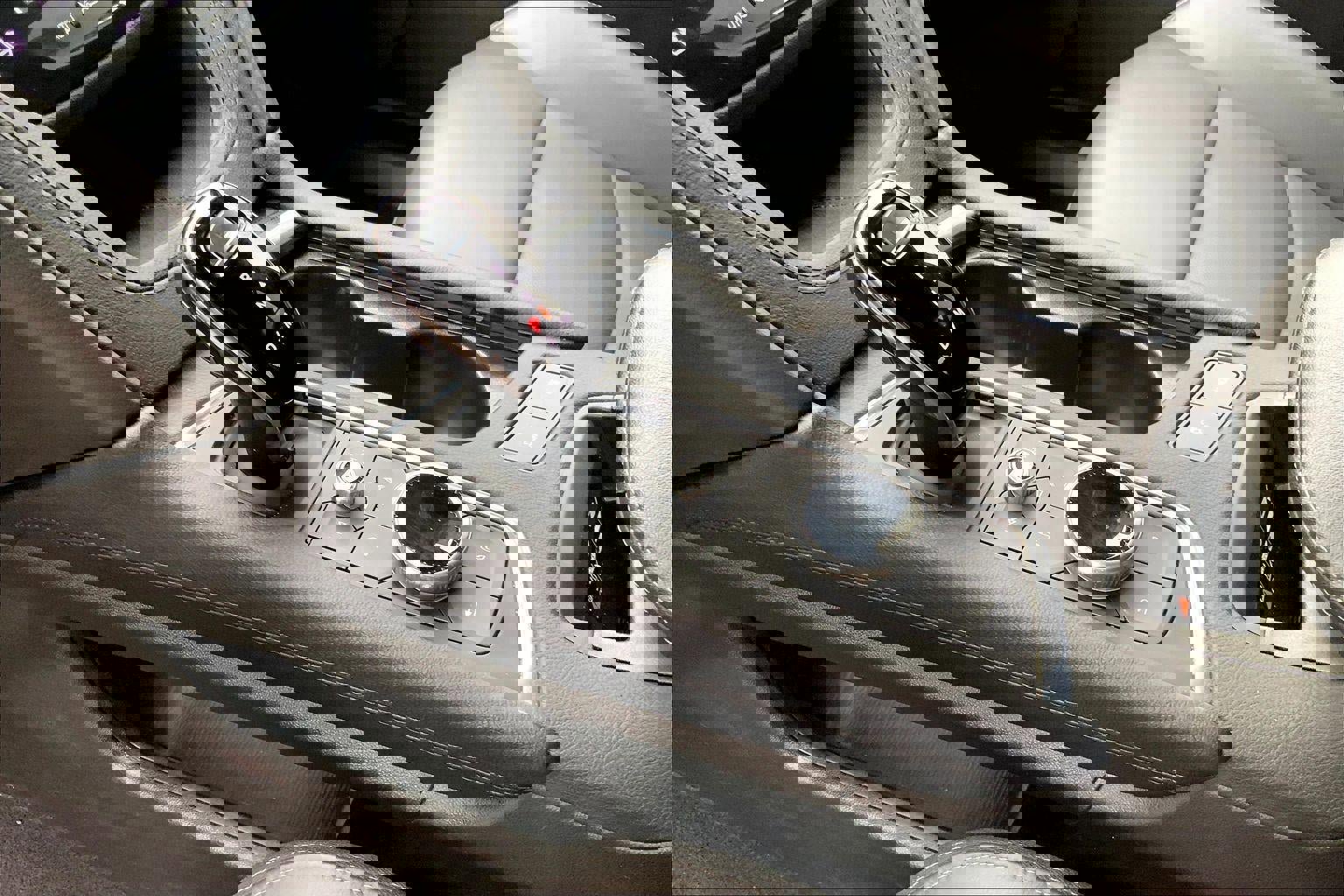 Certified 2024 Cadillac XT6 Premium Luxury image 17