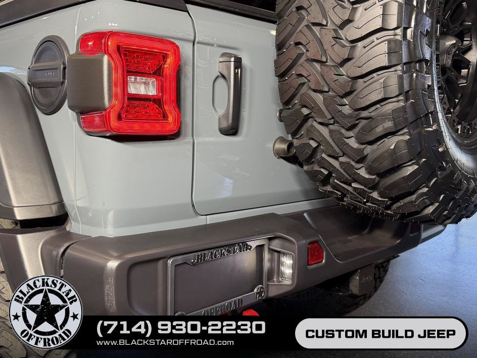 Used 2025 Jeep Wrangler Unlimited Rubicon w/ Convenience Group AWD/4WD image 10