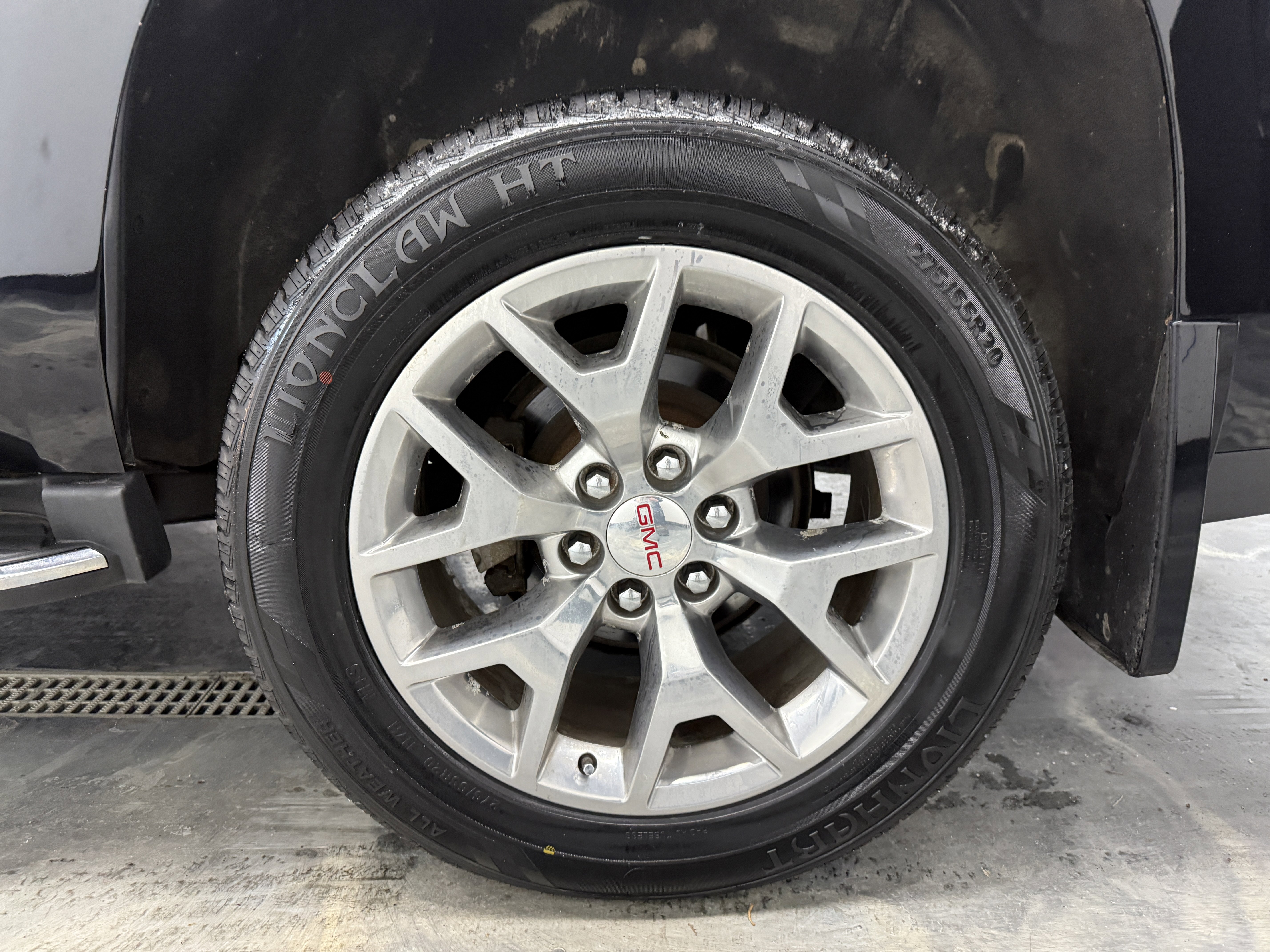 Used 2018 GMC Yukon SLT image 29