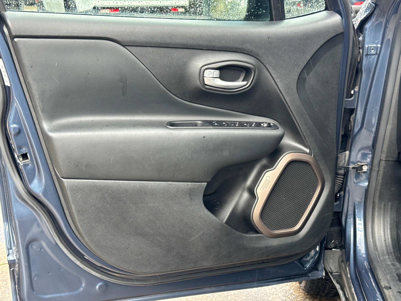 Certified 2023 Jeep Renegade Latitude AWD/4WD image 16