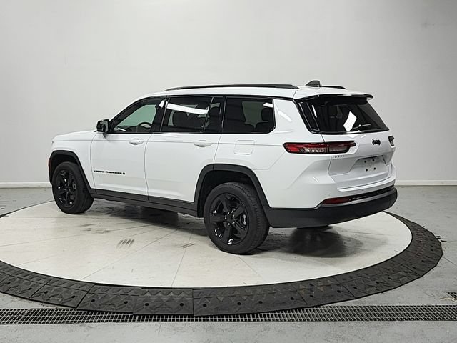 Used 2024 Jeep Grand Cherokee L Altitude RWD image 5