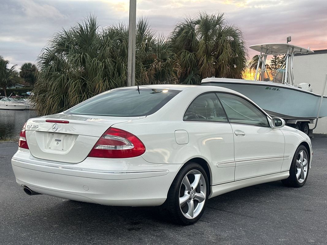 Used 2004 Mercedes-Benz CLK 320 image 5
