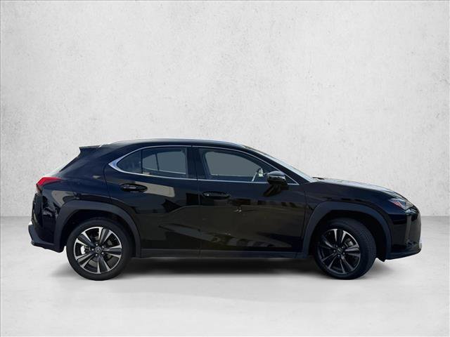 Used 2022 Lexus UX 200 w/ Accessory Package (Z2) FWD image 4