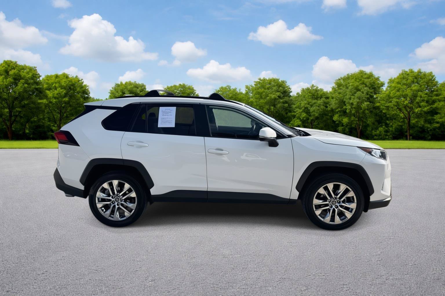 Used 2020 Toyota RAV4 XLE Premium FWD image 2