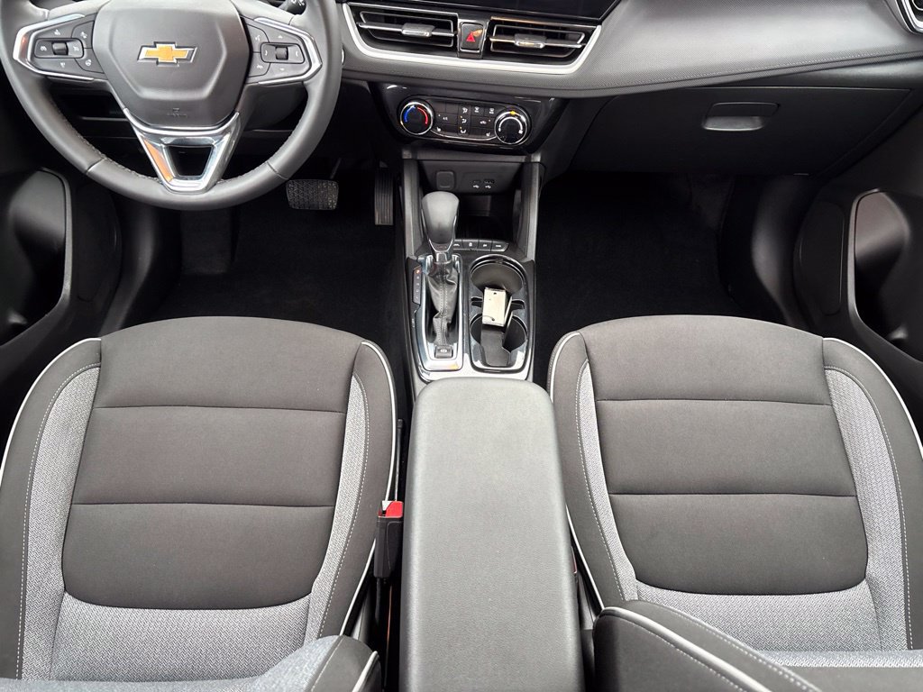 Used 2024 Chevrolet TrailBlazer LT w/ LT Cold Weather Package AWD/4WD image 20