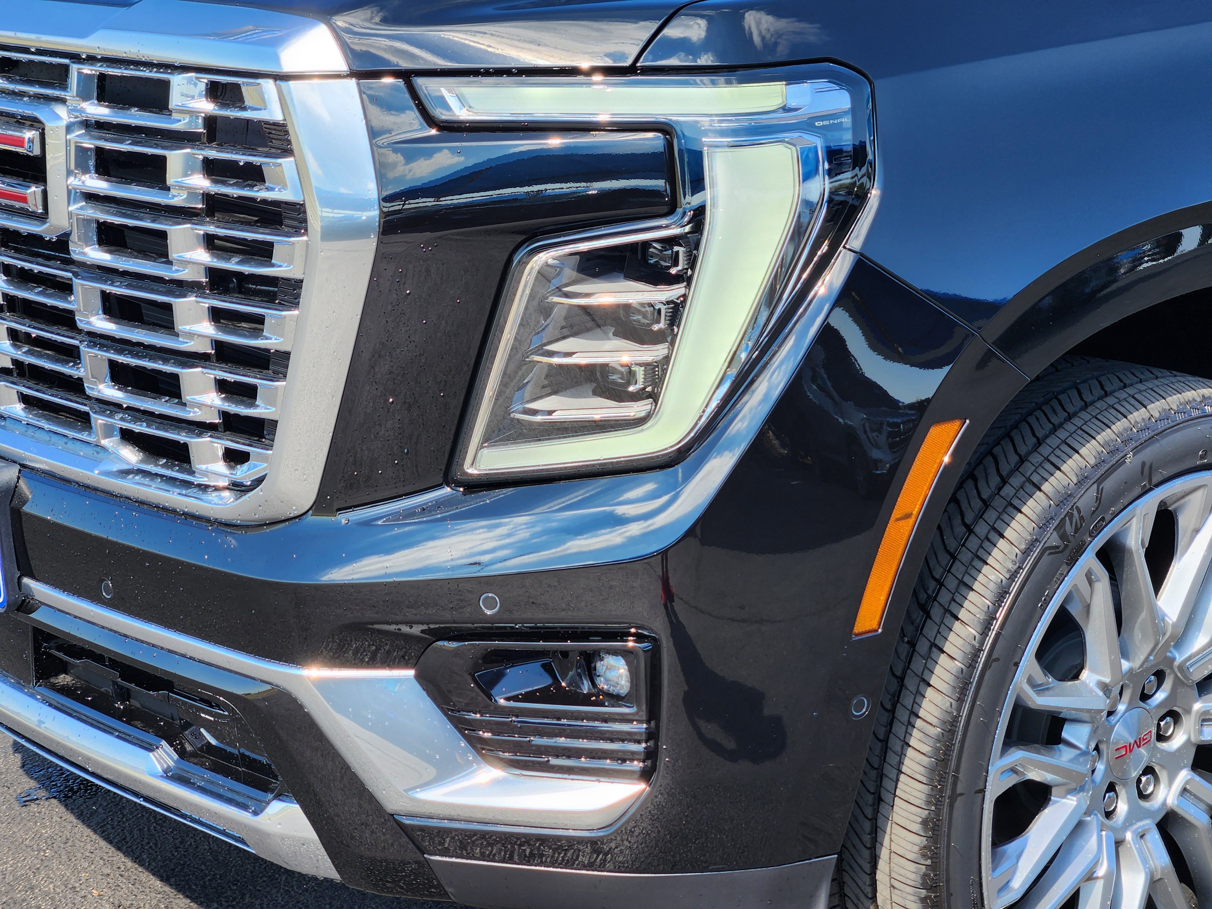 New 2026 GMC Yukon Denali w/ Denali Reserve Package image 6