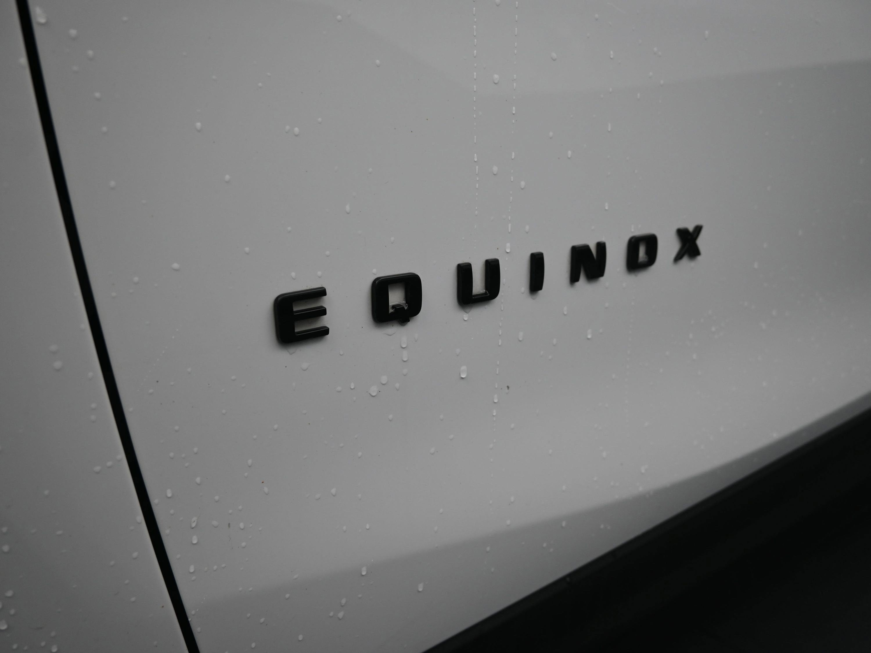 Used 2023 Chevrolet Equinox RS FWD image 35