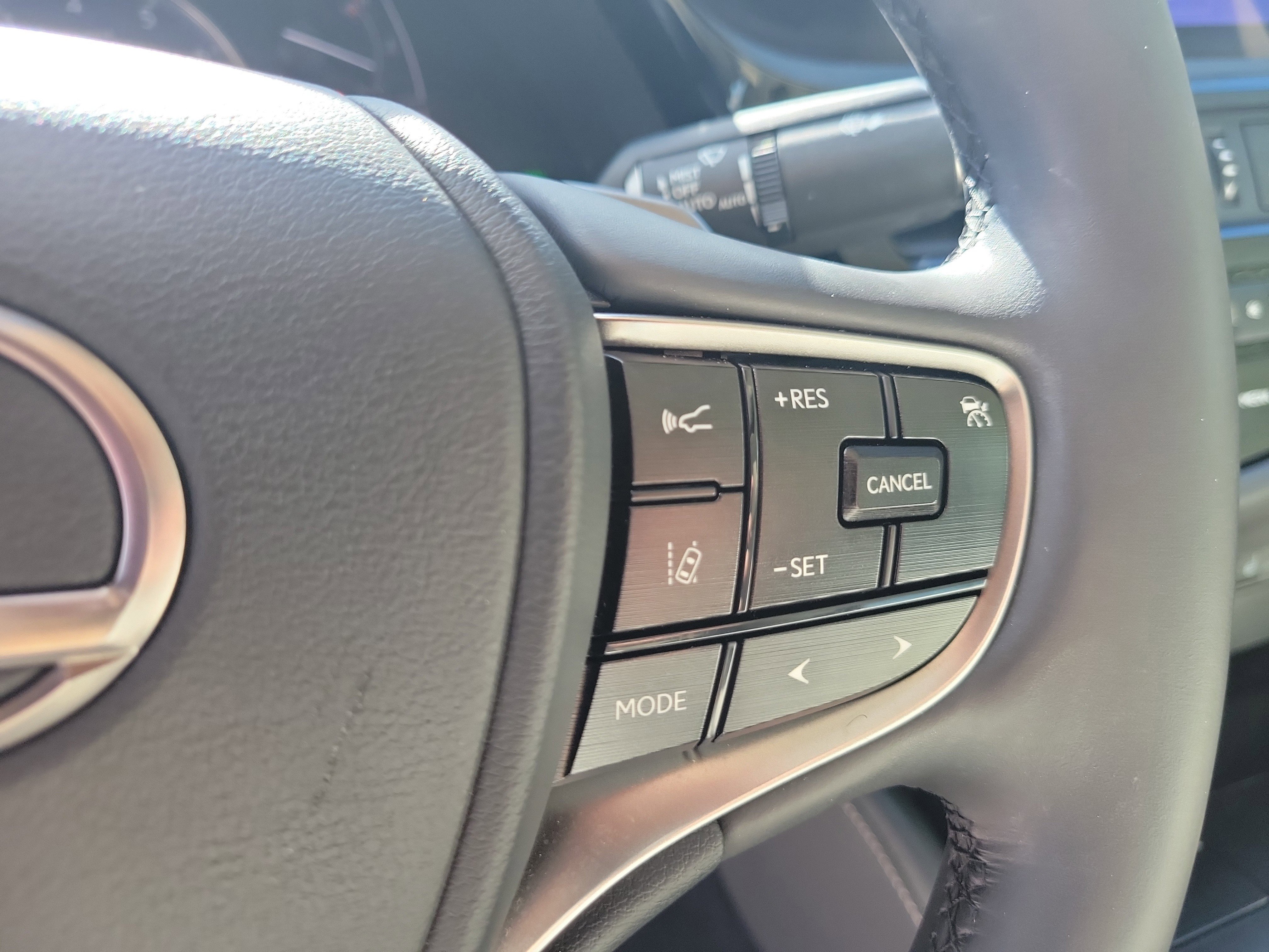 Used 2024 Lexus ES 250 w/ Premium Package image 26