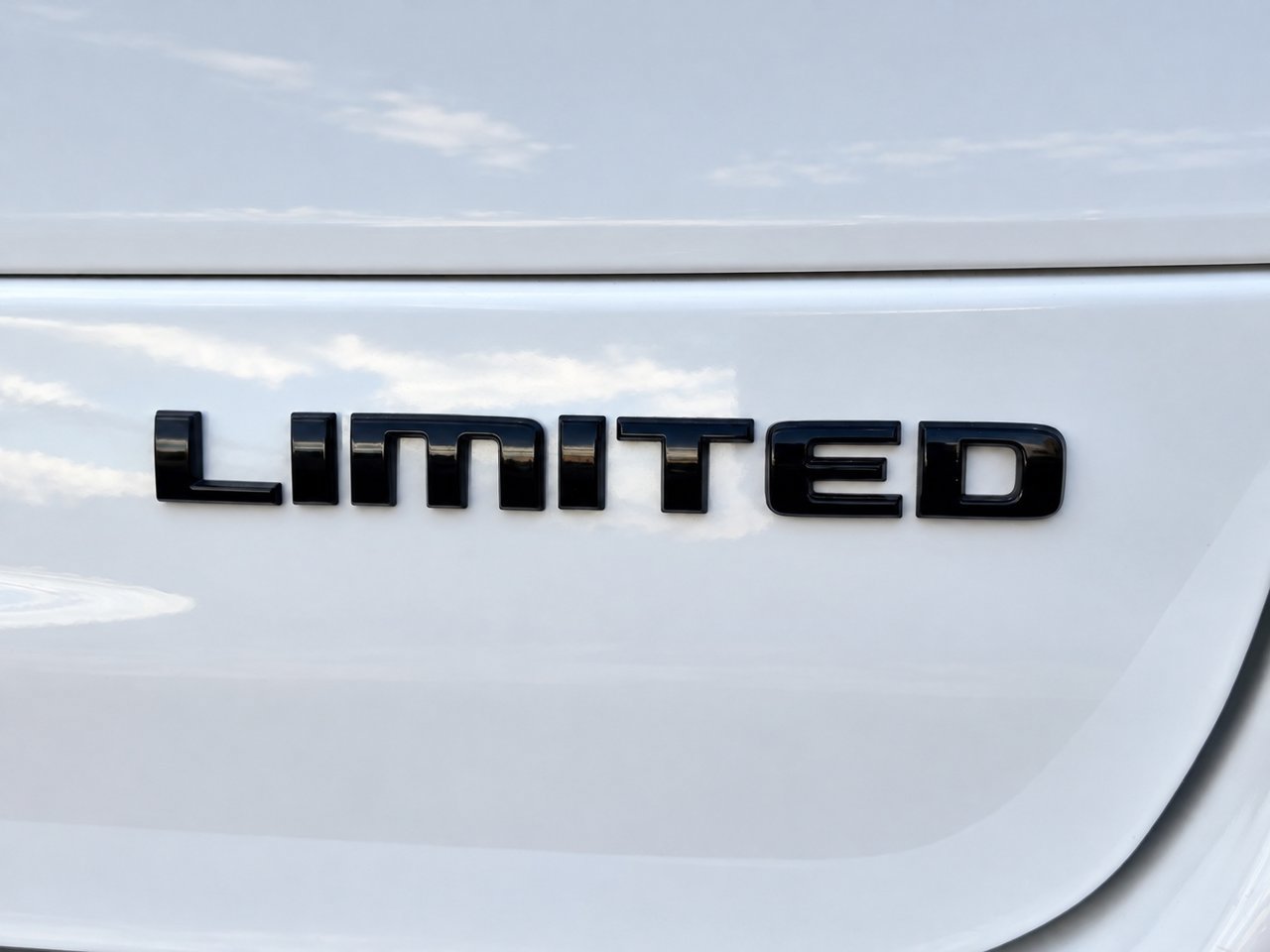 Used 2024 Jeep Grand Cherokee L Limited w/ Luxury Tech Group II AWD/4WD image 7