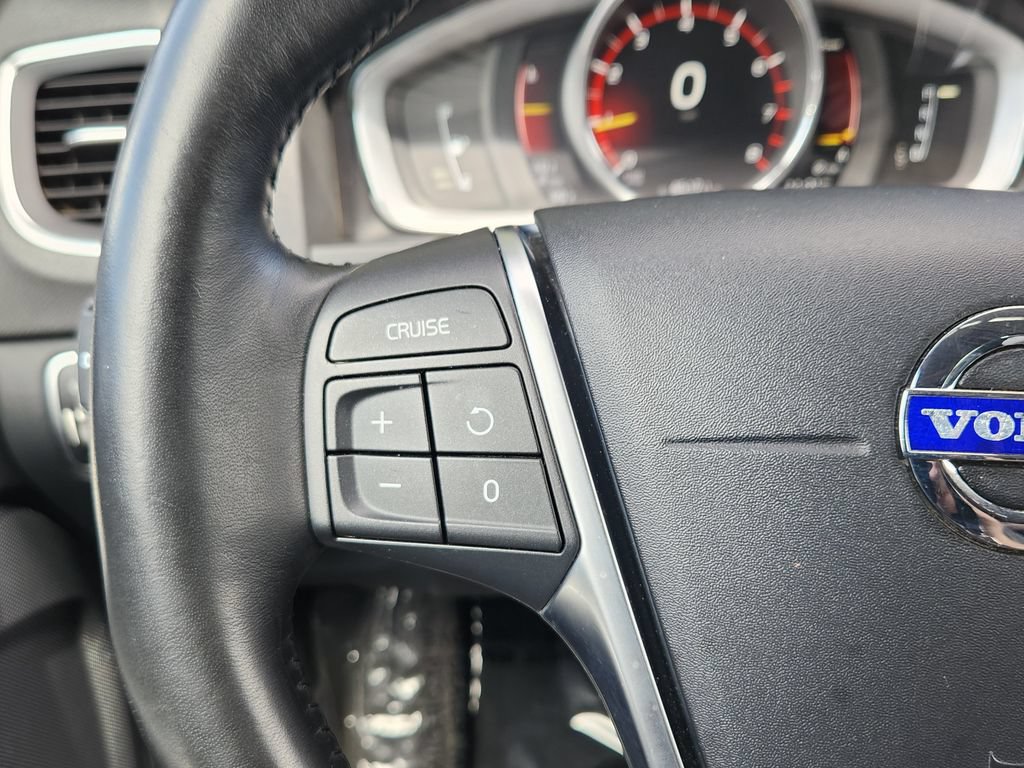Used 2018 Volvo V60 T5 Cross Country w/ Convenience Package AWD/4WD image 17