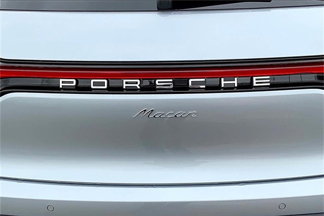 New 2025 Porsche Macan image 38