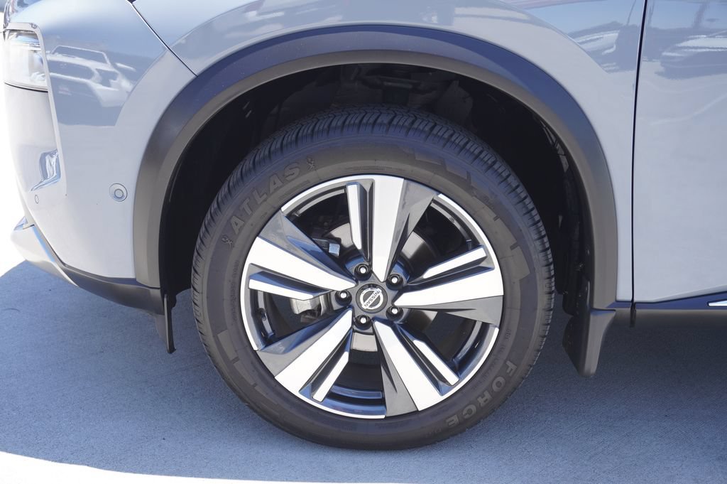 Used 2021 Nissan Rogue Platinum FWD image 25