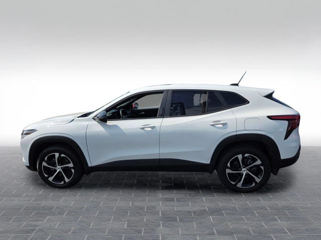Used 2025 Chevrolet Trax RS w/ Sunroof Package FWD image 4