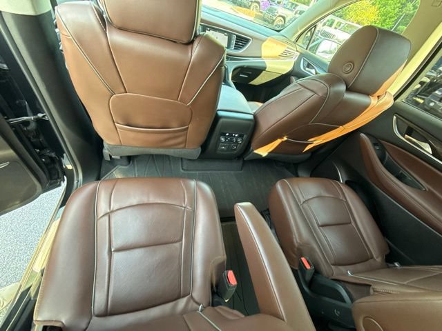 Used 2018 Buick Enclave Avenir w/ Avenir Technology Package AWD/4WD image 18