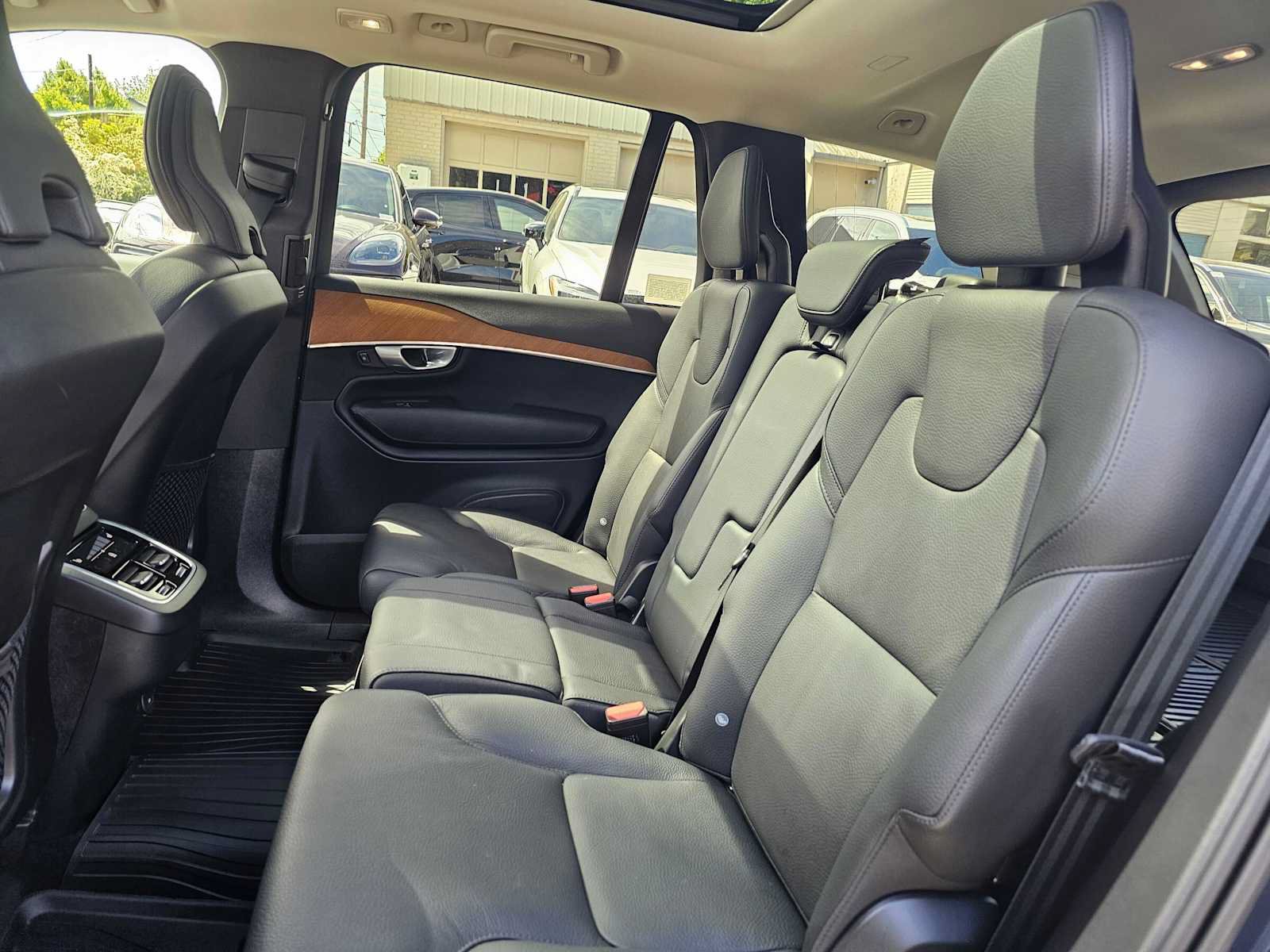 Certified 2024 Volvo XC90 B6 Plus w/ Protection Package Premier AWD/4WD image 18