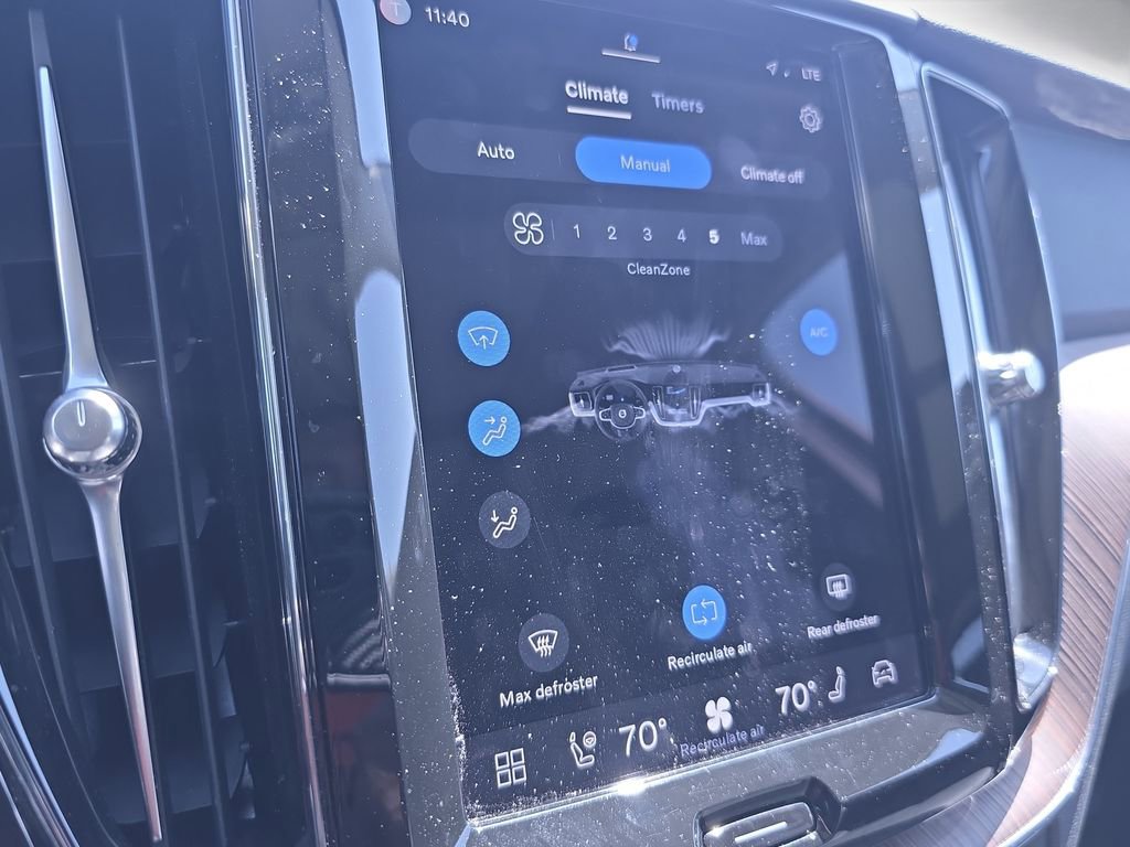 Certified 2023 Volvo XC60 T8 Plus AWD/4WD image 23
