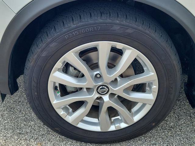 Certified 2022 Nissan Rogue Sport SV FWD image 12