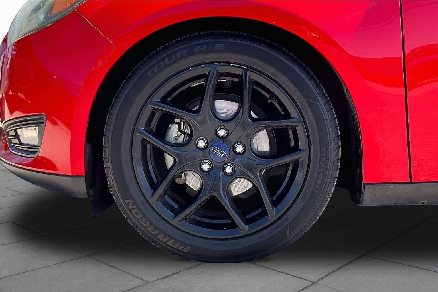 Used 2016 Ford Focus SE w/ Equipment Group 201A FWD image 11